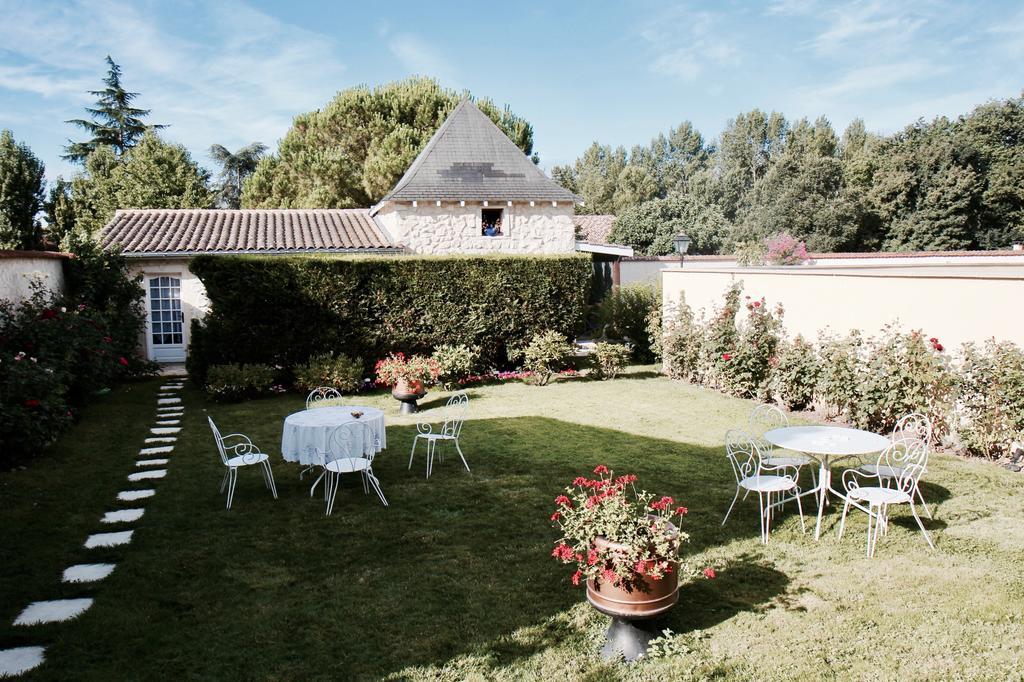 Le Manoir De Marie-Lou Hotel Rauzan Exterior photo